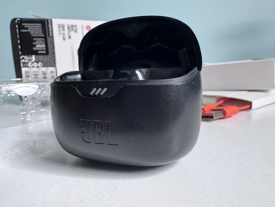 Słuchawki douszne JBL Tune Beam BT TSW