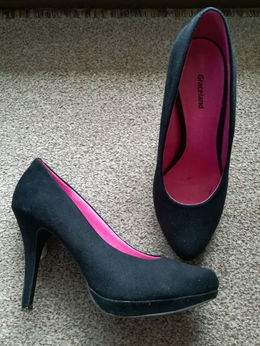 Szpilki CZARNE zamszowe roz. 38