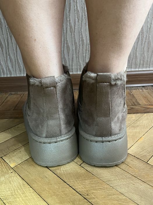 Продам зимние ботинки