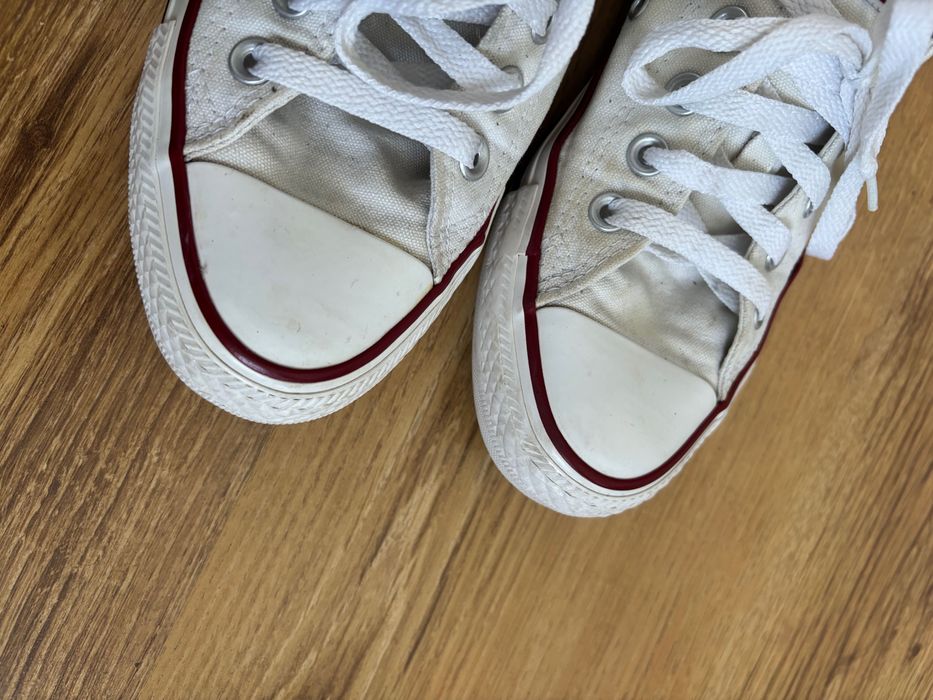 białe conversy trampki buty