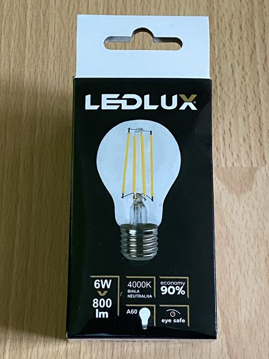 Nowa wisząca lampa z żarówką LED gratis