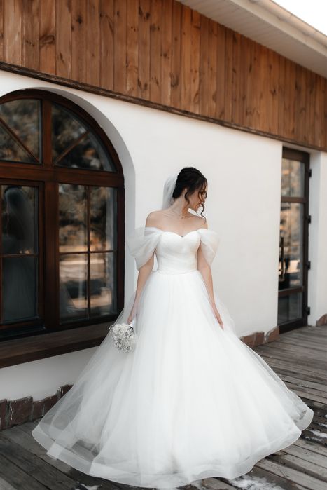 Весільна сукня з блискітками