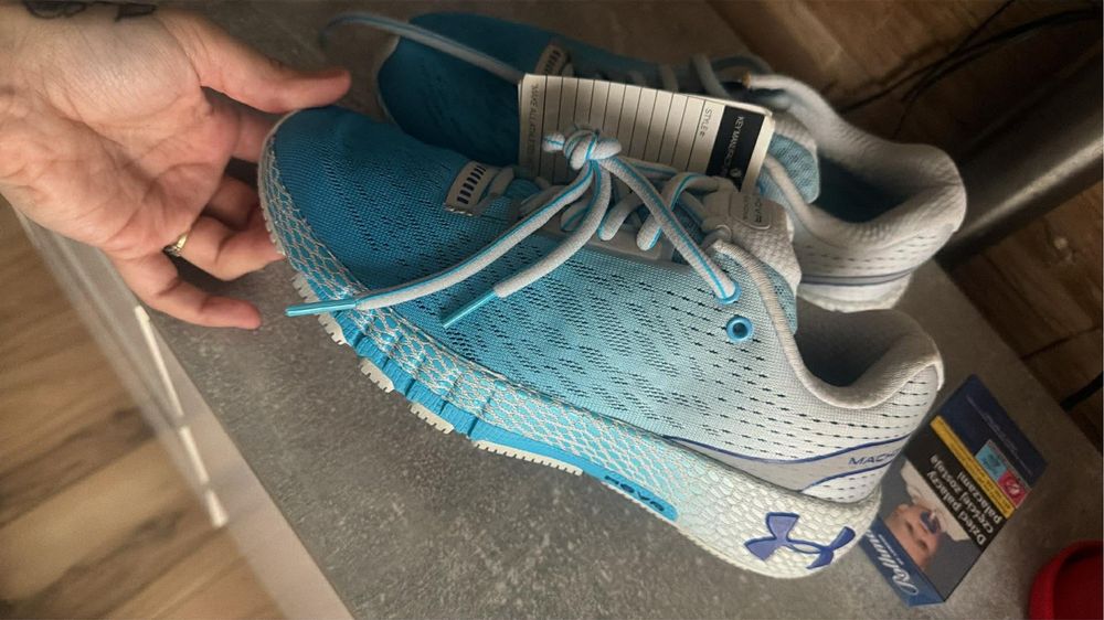 Nowe buty oryginalne under armour