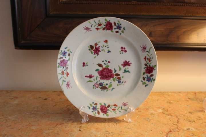 Prato  família rosa  em porcelana companhia das Índias