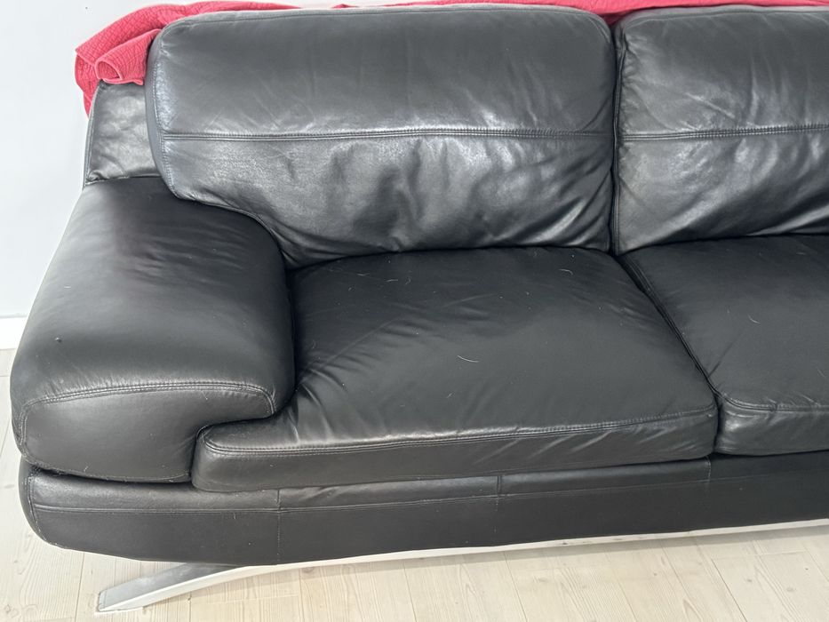 Sofa em pele 3 lugares