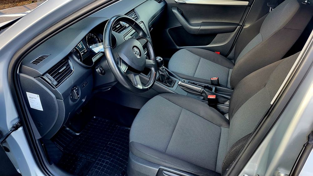 Skoda Octavia lll Benzyna Klimatyzacja  stan bardzo dobrym.