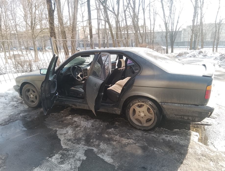 Продам bmw e34  двигатель м50 2,5 бензин,газ