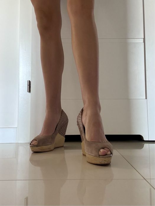 Buty na koturnie
