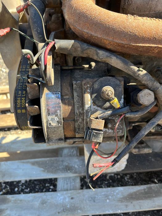 2 Motores Daihatsu Completos para Jipe Portaro (vende se o conjunto)