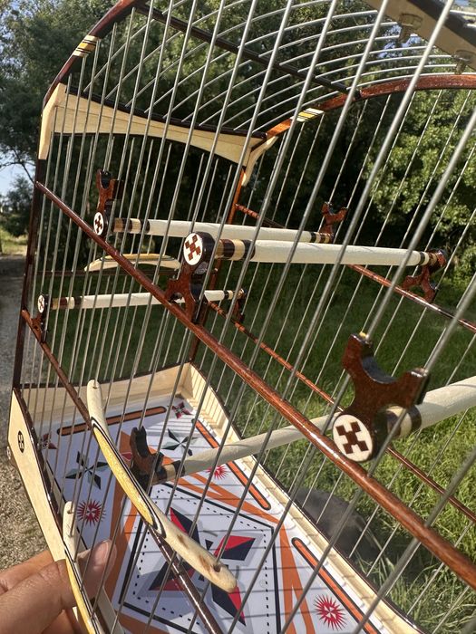 Gaiola de madeira, exclusiva em Portugal