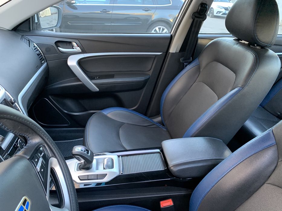 Оренда електромобіля Geely Emgrand EV300