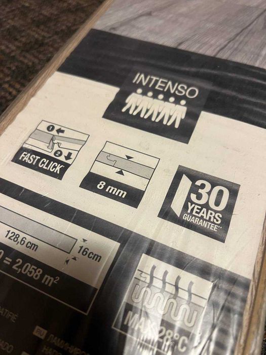 Panele podłogowe laminowane Dąb Dayton AC5 8 mm Artens Intenso