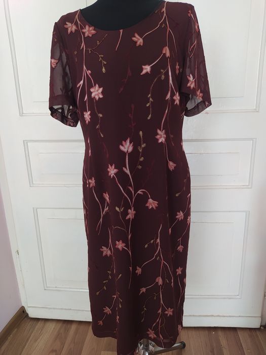 Elegancka sukienka wizytowa błyszcząca r 46