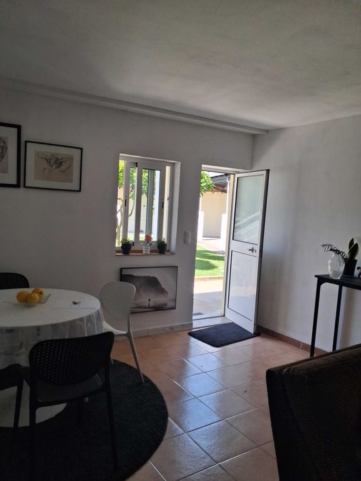 QUARTO-Grande*PARTILHADO-Preço-BAIXO-Em.Moradia-À-Av.da.Boavista.PORTO