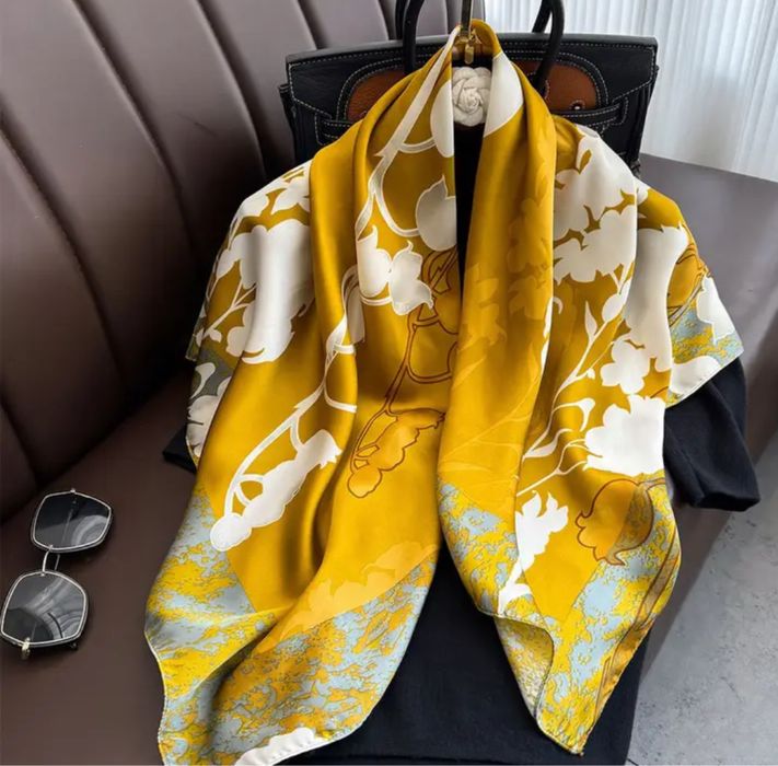 Стильні шовкові хустинки 350 грн.