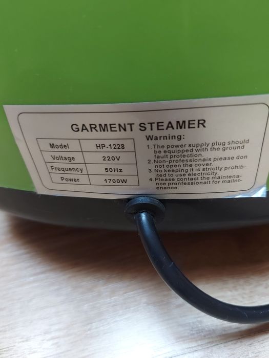 Stacja parowa stojąca do ubrań parownica