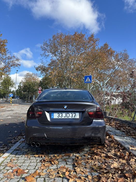 - Bmw e90 320d 2008