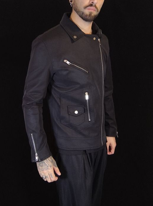 Casaco Curto Preto Estilo Biker / Biker Jacket – Impecável