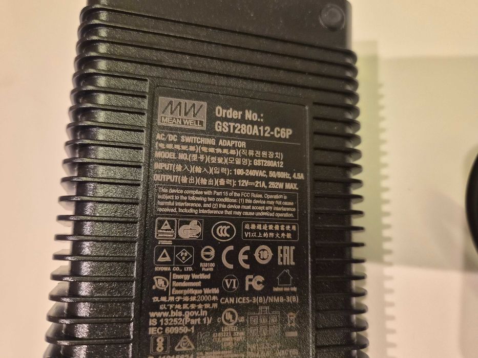 Zasilacz MEAN WELL GST280A12-C6P 21A/12V/252W - Nowy
