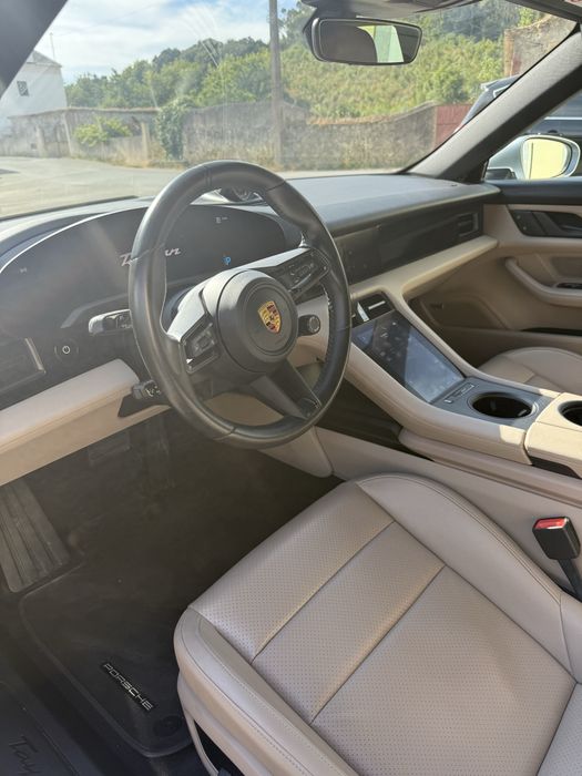Porsche taycan 4 Cross Turismo