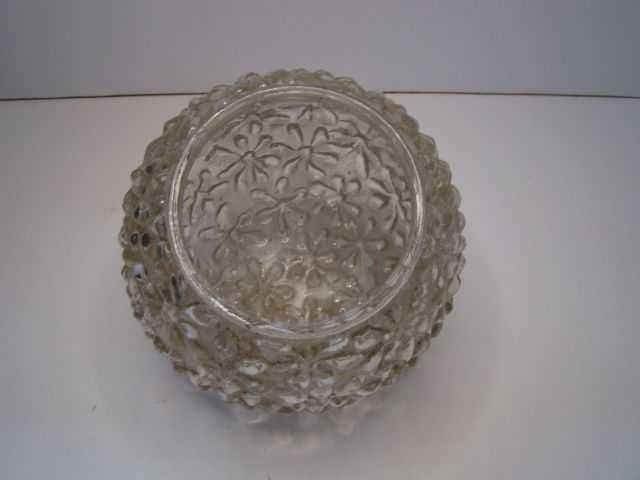 szklana kula klosz białe szkło z ornamentem