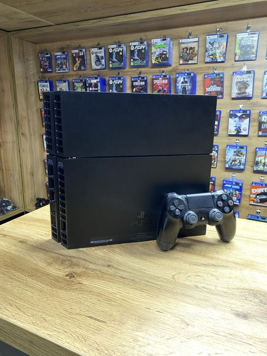 PlayStation 4 FAT 500 GB у відмінному стані - гарантія 12 місяців