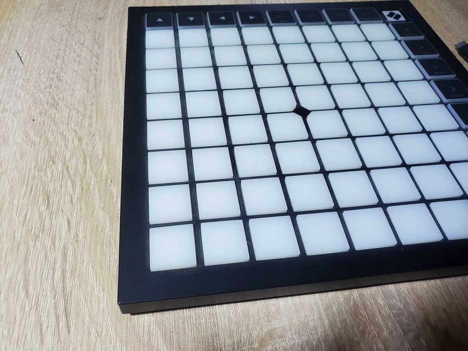 Novation LaunchPAD X  миди midi контроллер Ableton Live и тд