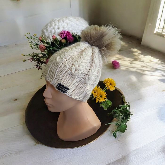 Czapka wełniana handmade robiona na drutach