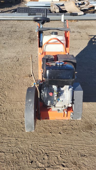 Maquina de cortar alcatrão husqvarns