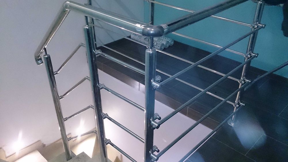 Balustrady nierdzewne i Pergole ze stali nierdzewnej .