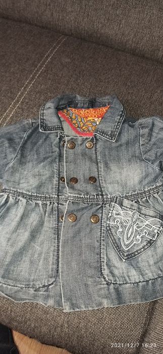 Piekny płaszczyk kurteczka dziewczęca