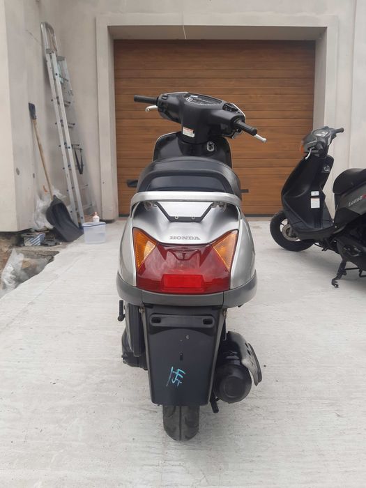 Продам Honda lead