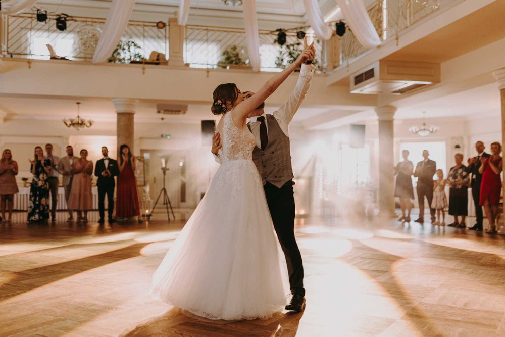 Suknia ślubna I 173cm wzrostu I rom. M/L szyta na miarę