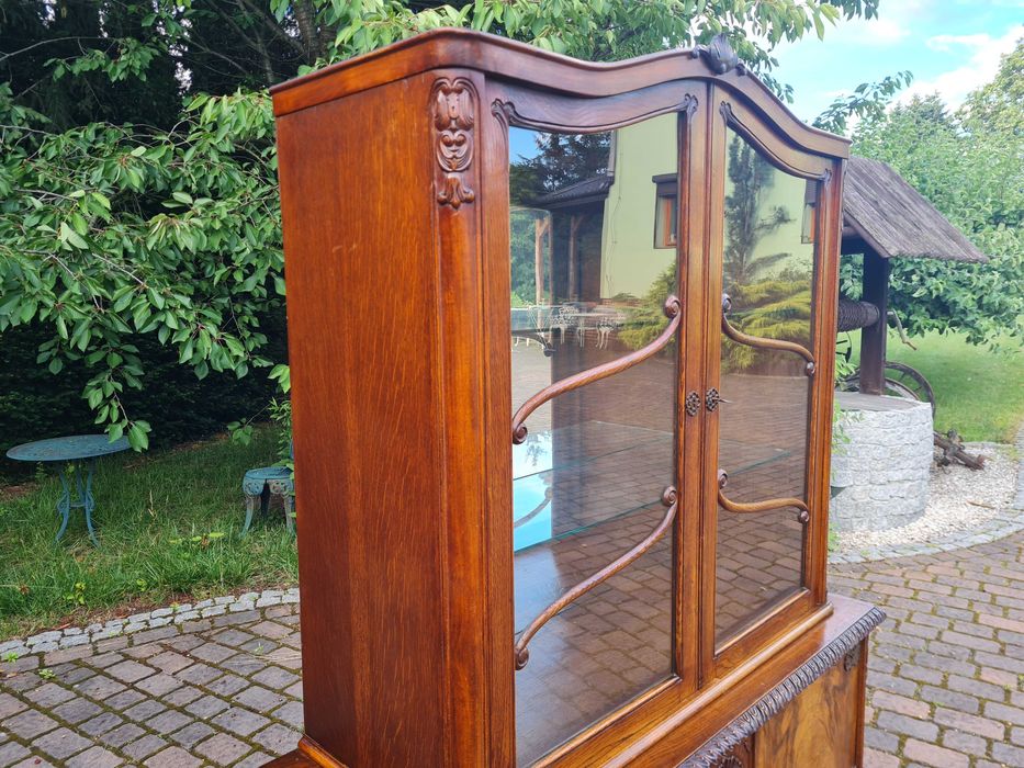 Stylowa Witryna Biblioteka biblioteczka "kule w szponach"