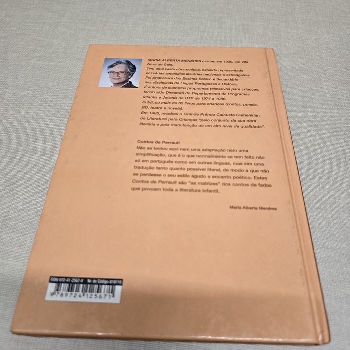 Livro  Contos de Perrault