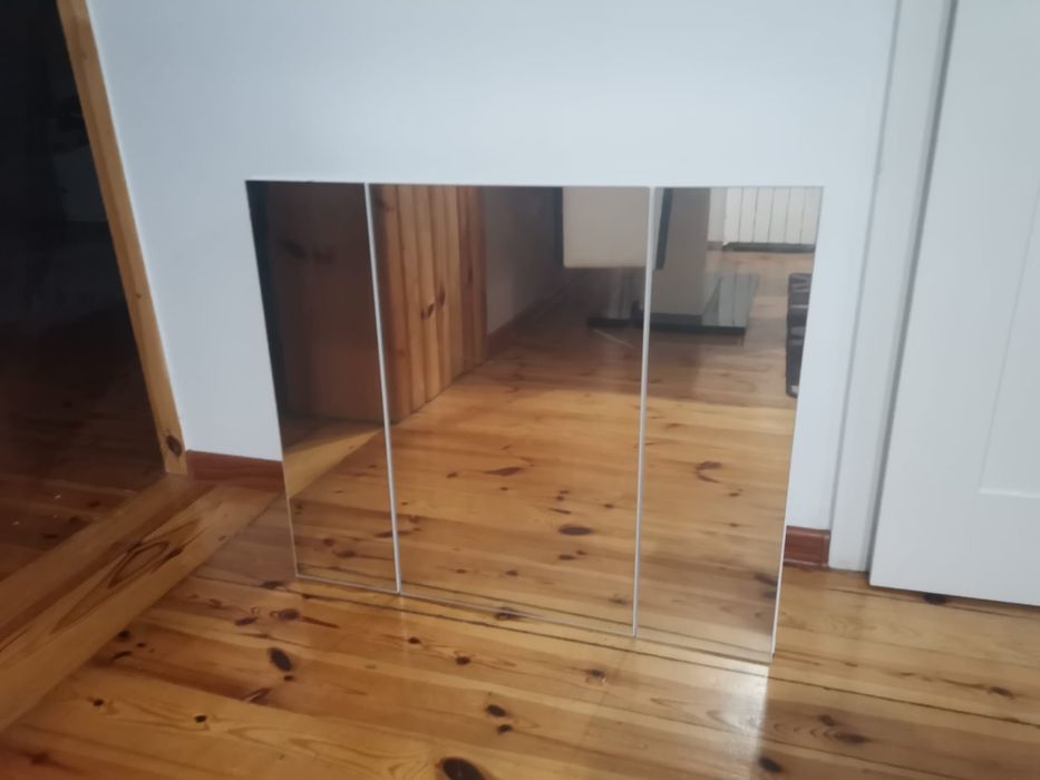 Szafka łazienkowa z lustrem