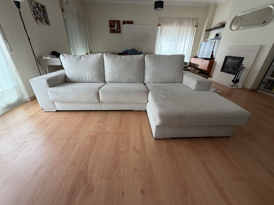Sofá com Chaise Longue e Assentos Extensíveis – Bege Claro (Excelente Estado)
