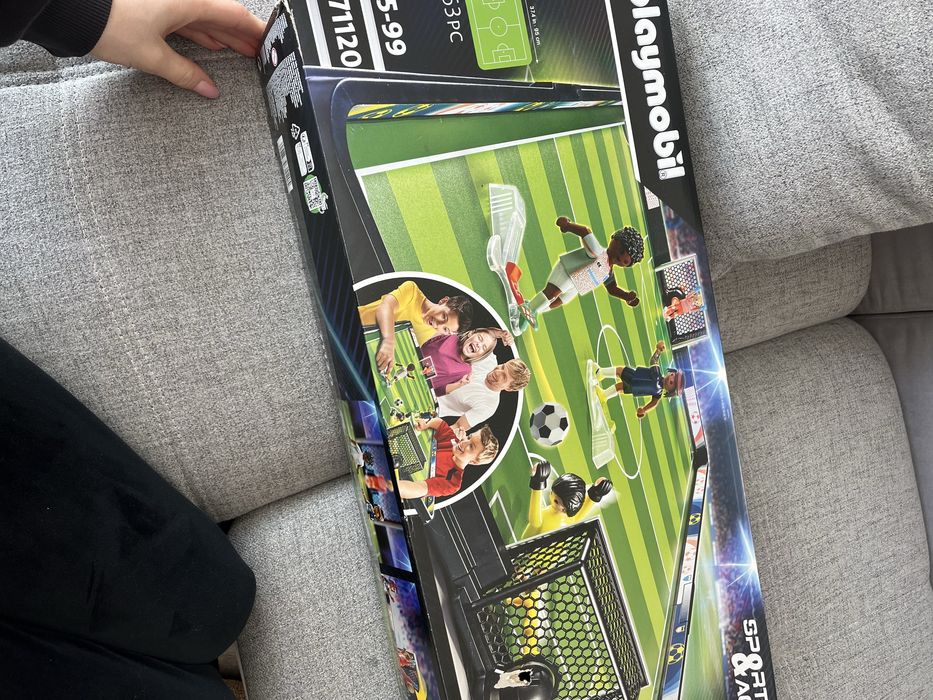Nowe  zabawka pilkarzyki playmobil