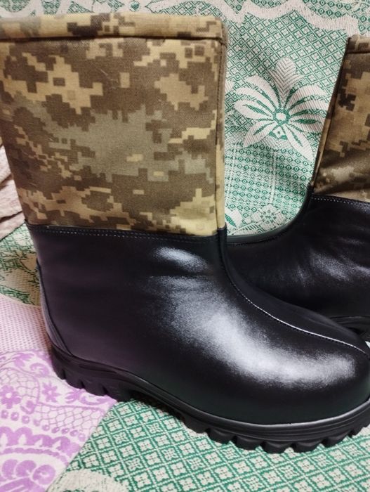 Продам бурки на подошве