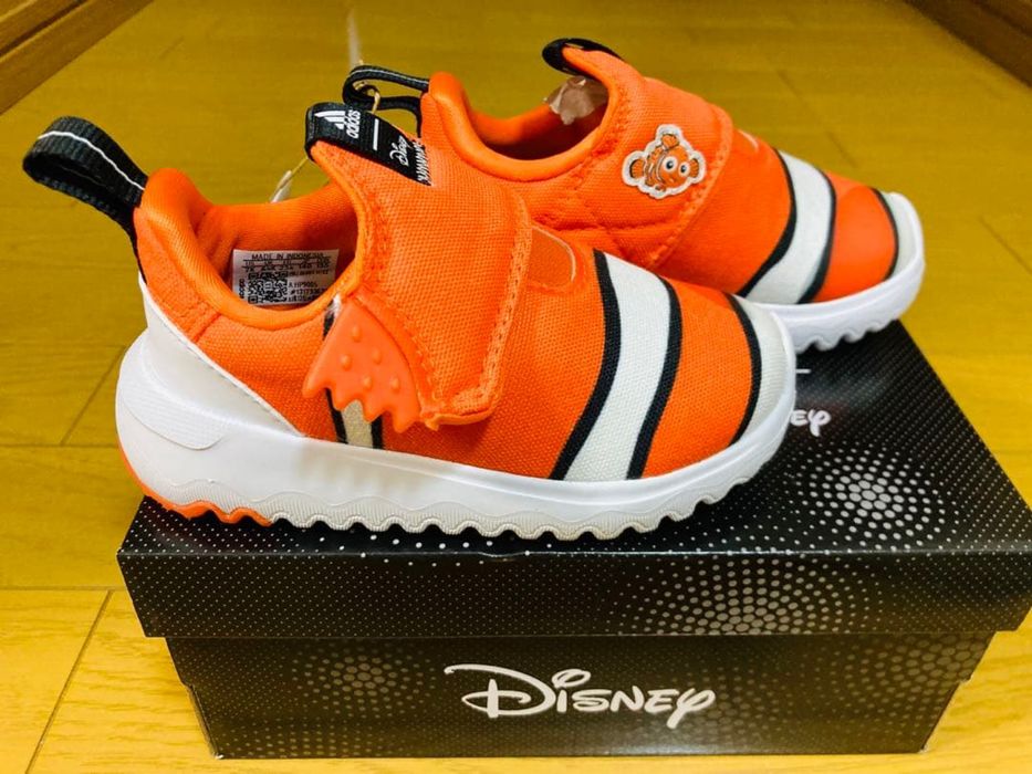 Adidas кросівки дитячі