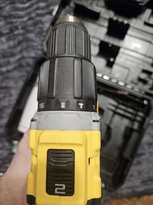 Dewalt 100yers шуруповерт