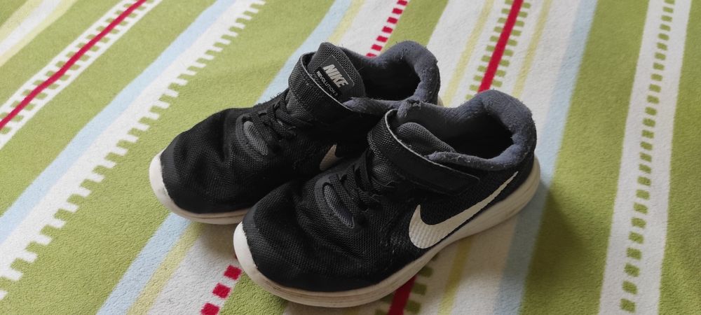 Buty sportowe Nike Revolution3 rozm 34