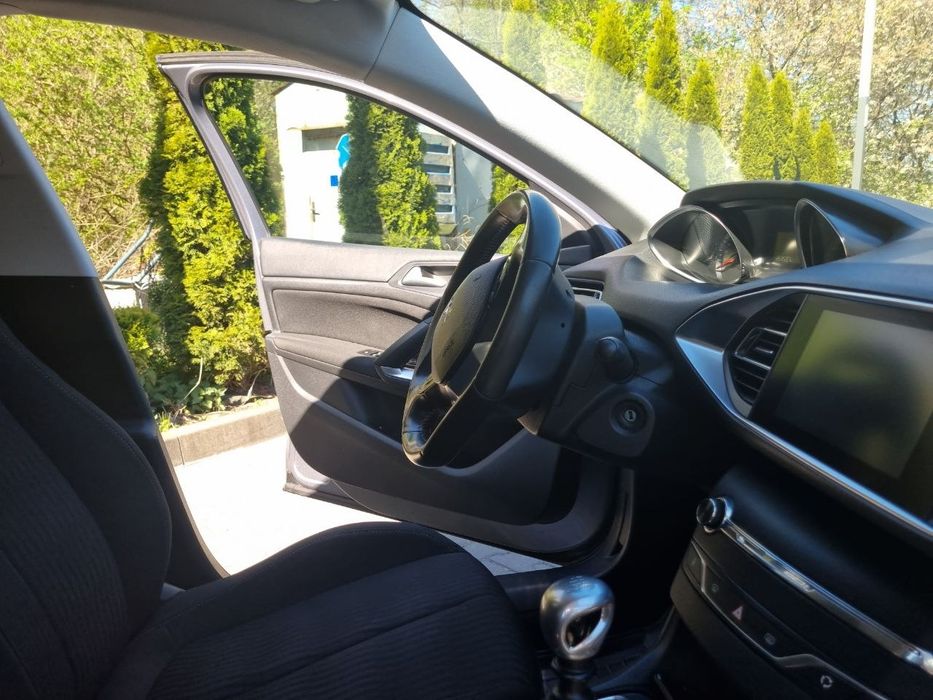 Продам peugeot 308 2015