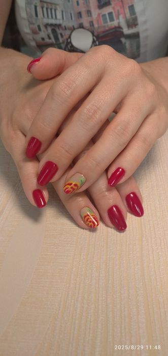 Mobilna stylizacja paznokci żelowych i hybrydowych