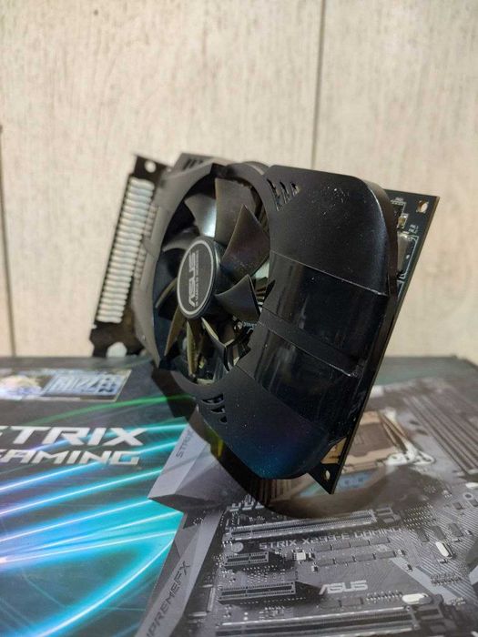 ASUS GTX 1050 Ti для гри в режимі нон-стоп