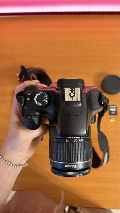 Canon eos1100d ( дзеркальний фотоапрат )ідельно підійде для новачка