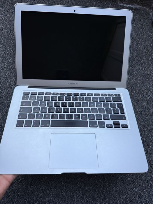MacBook Air, stan bardzo dobry