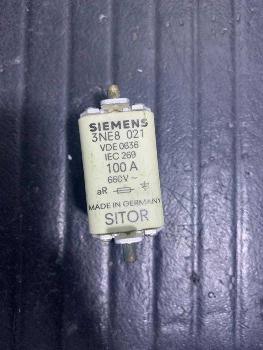 Fuses of Various Ratings64740388182274120