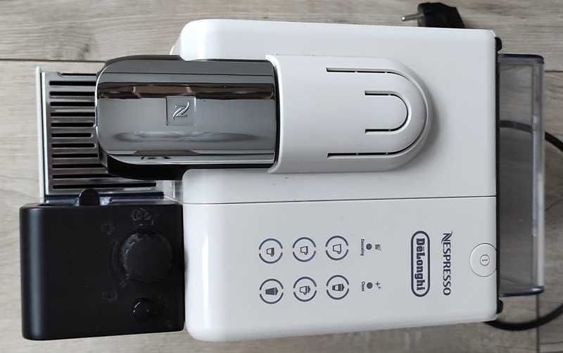 Ekspres do kawy Nespresso DeLonghi