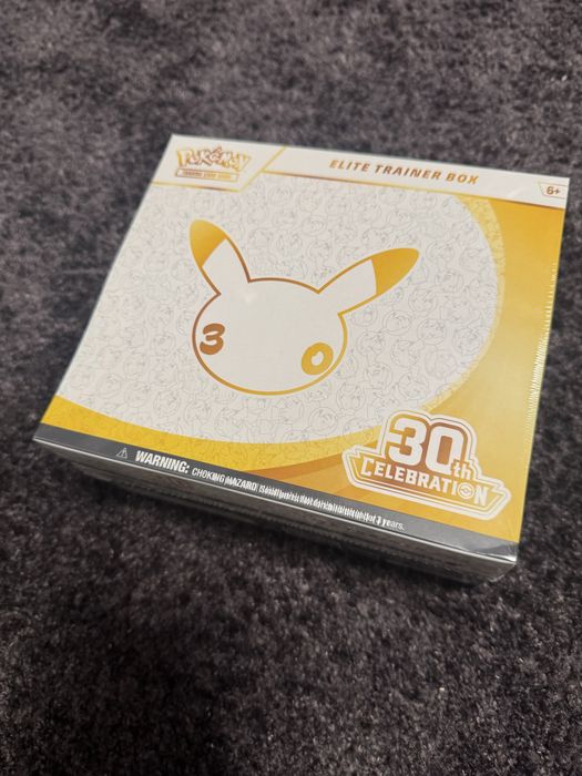 Pokémon TCG: 30th Celebration - Elite Trainer Box ETB